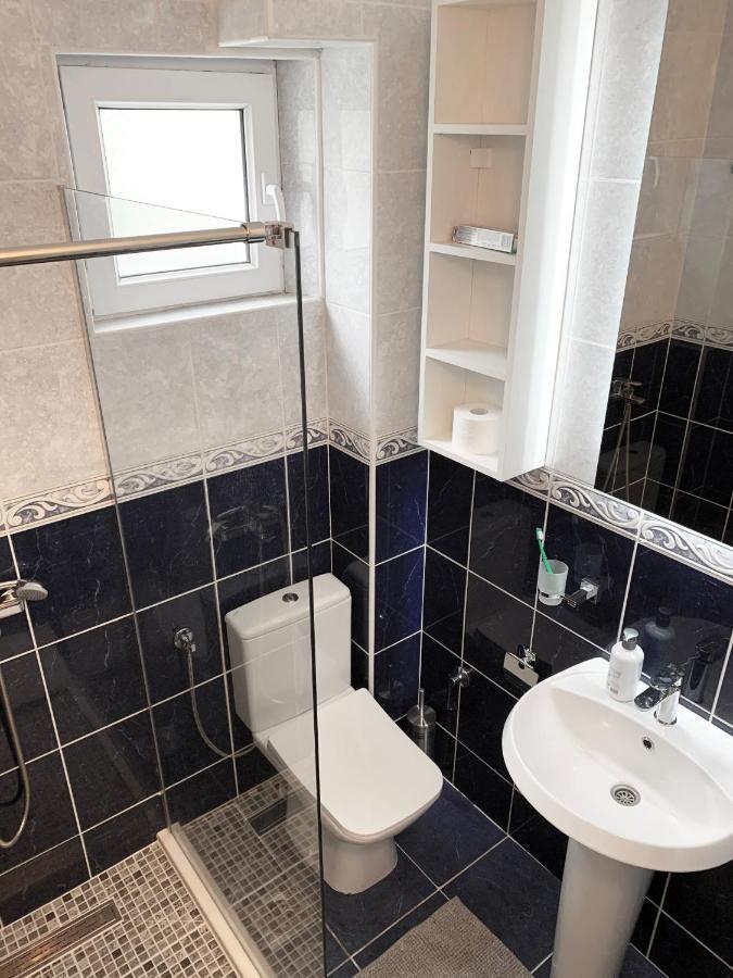 באר Laurel Apartments מראה חיצוני תמונה