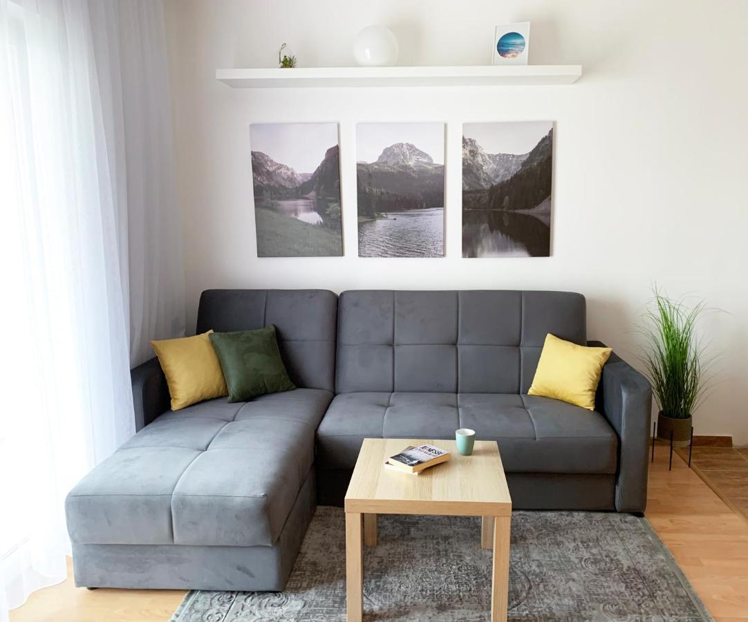 באר Laurel Apartments מראה חיצוני תמונה
