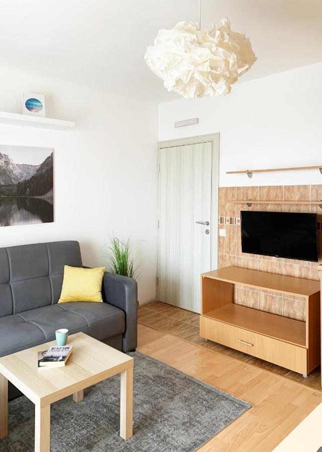 באר Laurel Apartments מראה חיצוני תמונה