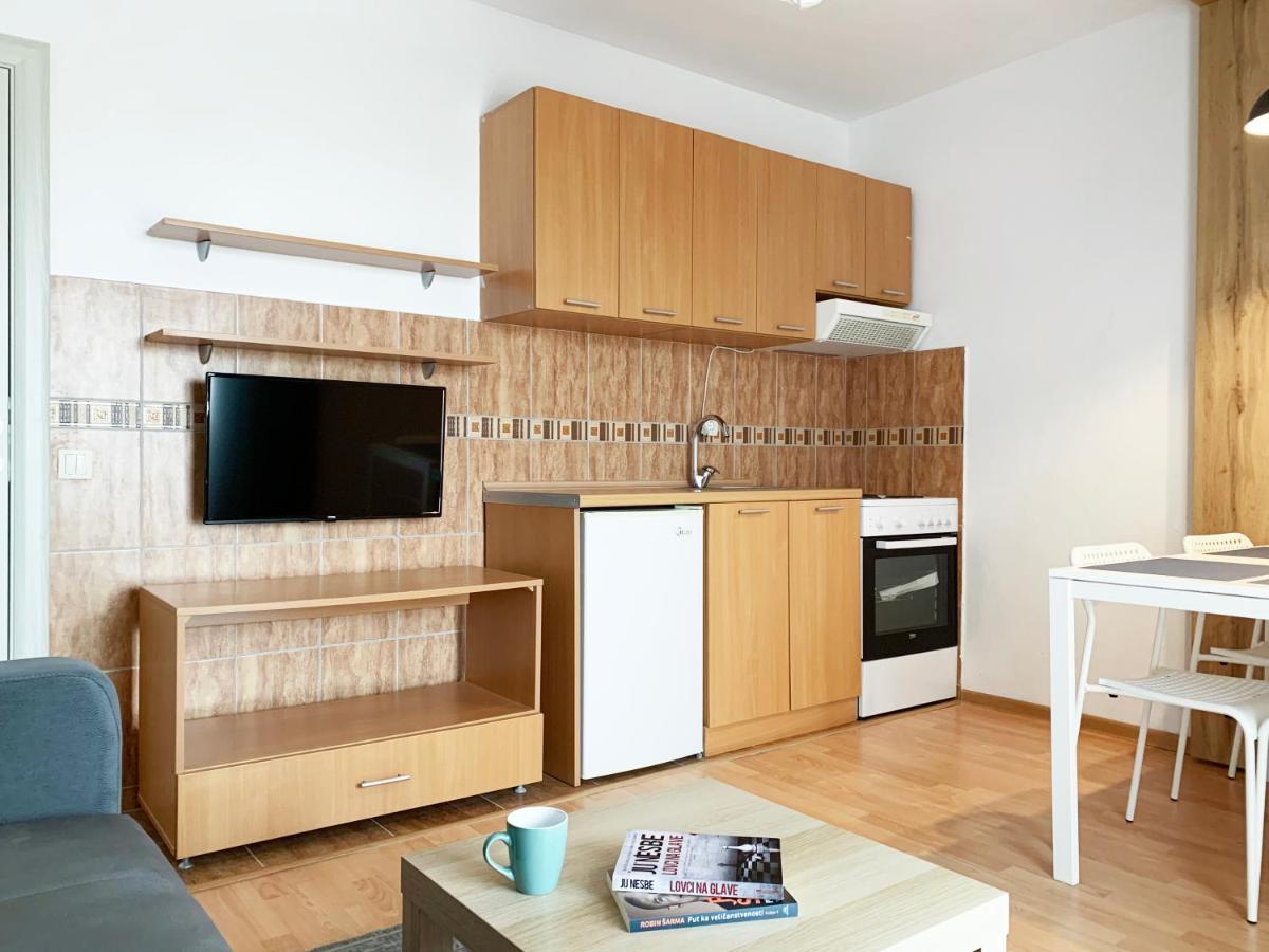 באר Laurel Apartments מראה חיצוני תמונה