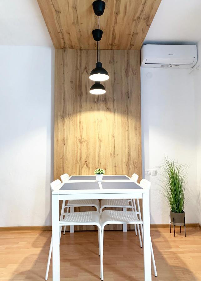 באר Laurel Apartments מראה חיצוני תמונה