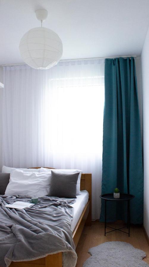 באר Laurel Apartments מראה חיצוני תמונה