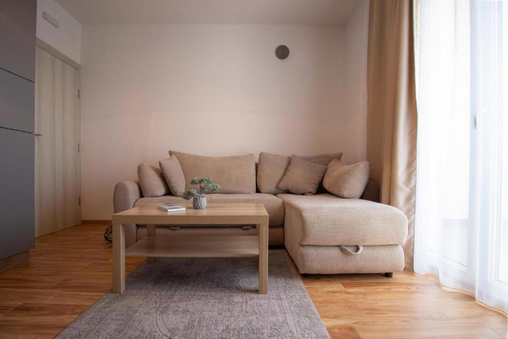 באר Laurel Apartments מראה חיצוני תמונה